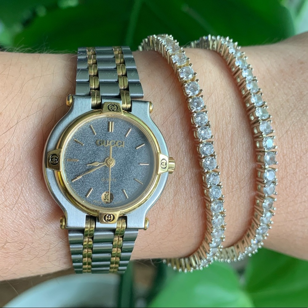 Vintage Gucci 9000m watch